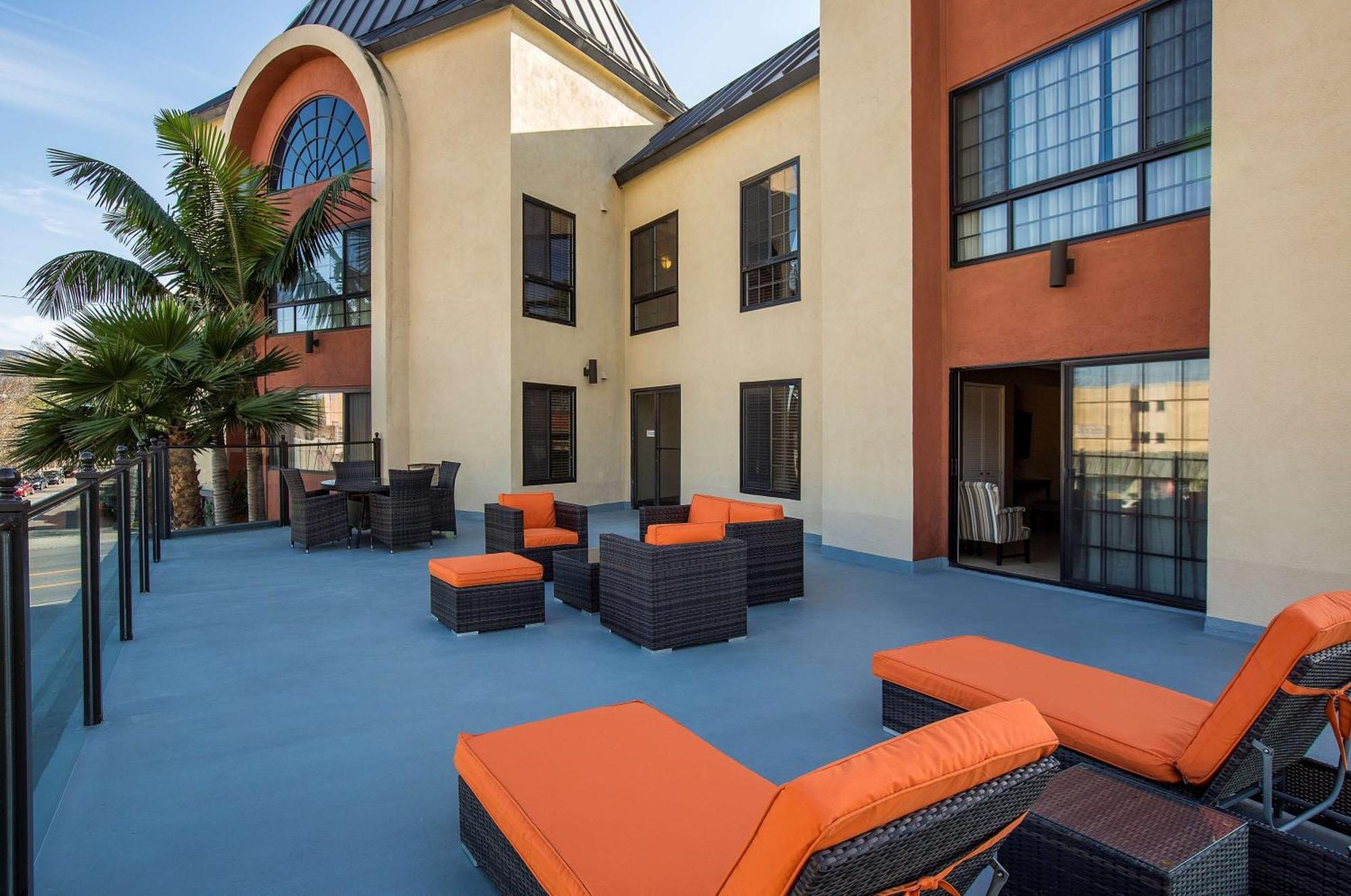 Coast Burbank Hotel Exterior photo