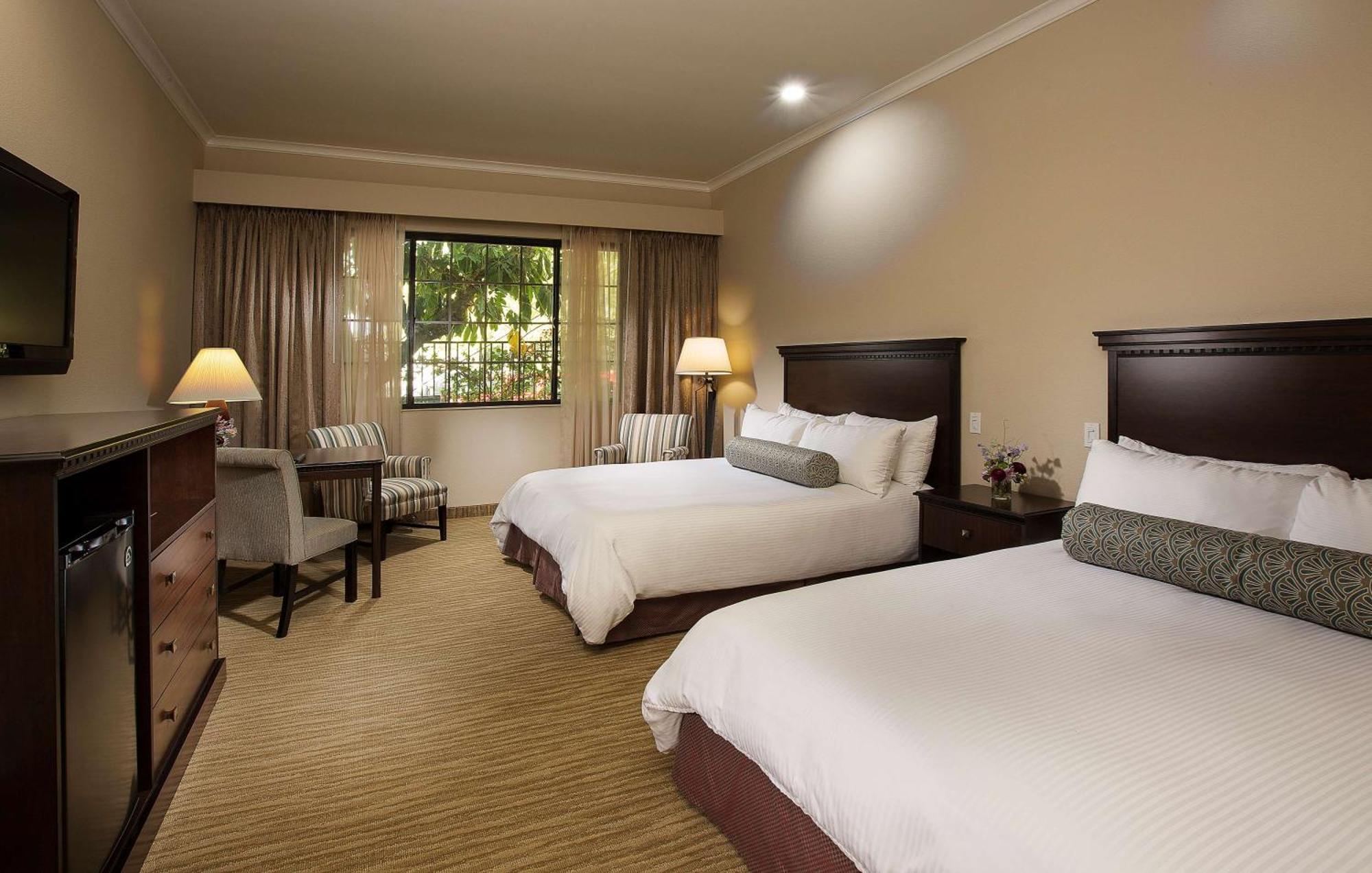 Coast Burbank Hotel Exterior photo